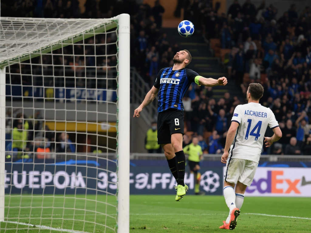 93分钟扳平比分,国米后卫阿切尔比迎来欧冠处子进球 93分钟扳平比分,国米后卫阿切尔比迎来欧冠处子进球